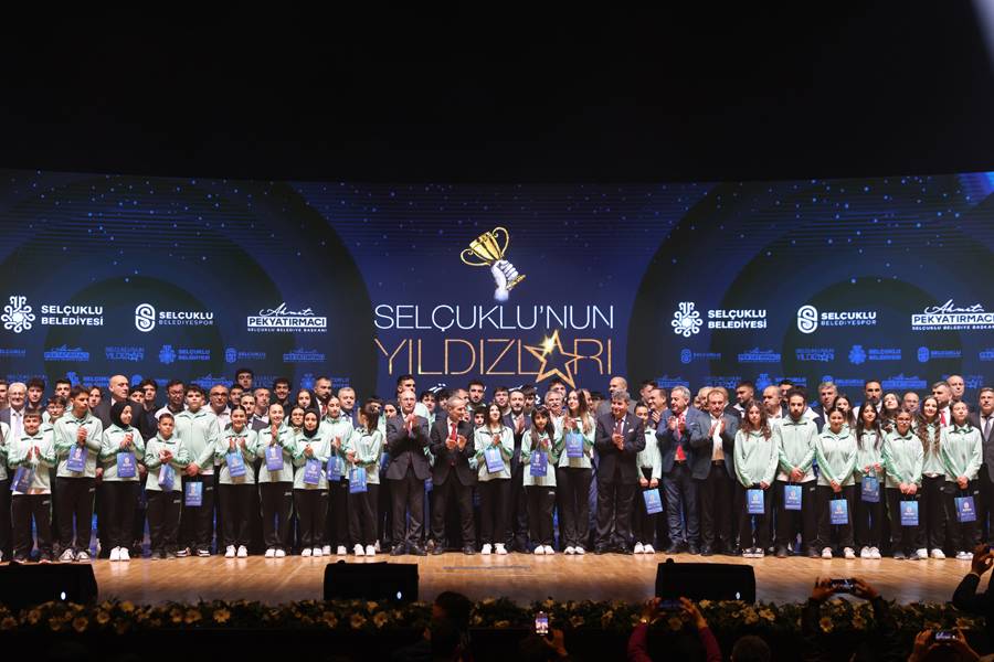 Selçuklu’nun başarısı salona sığmadı 30